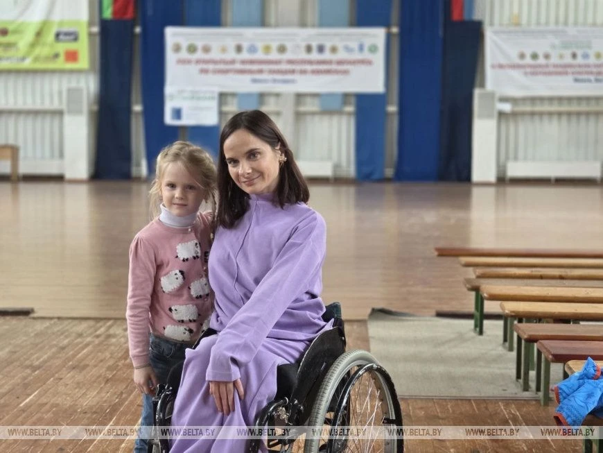 На паркете и в небе. Как Белорусский фонд помощи спортсменам-инвалидам создает чемпионо...