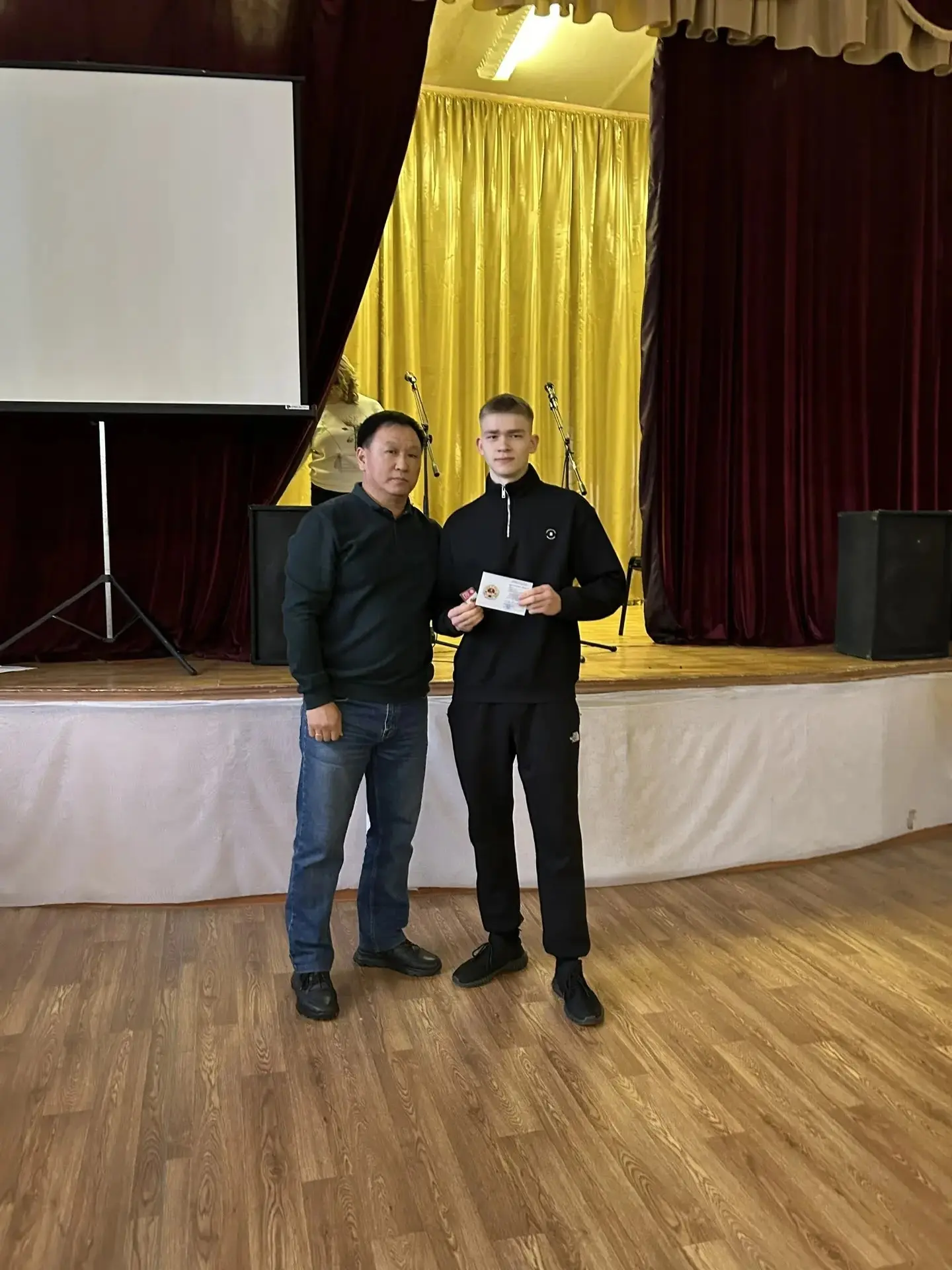 ЗНАКИ ОТЛИЧИЯ ГТО 👏Во втором корпусе нашей школы, в торжественной обстановке были вручены знаки отли