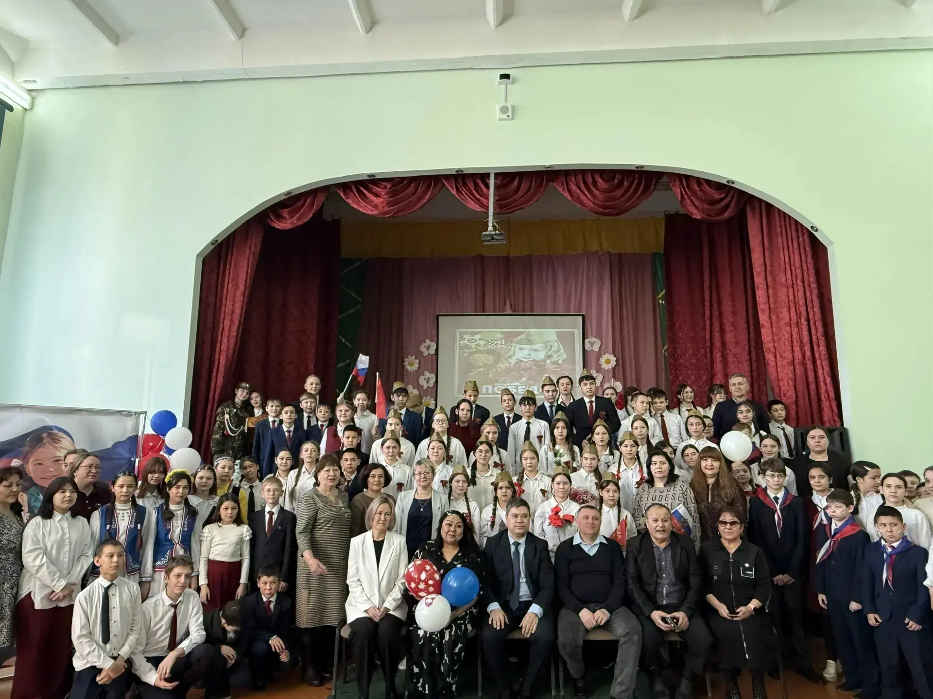 Патриотизм, творчество и победа: как прошла «Битва хоров» в лицее!