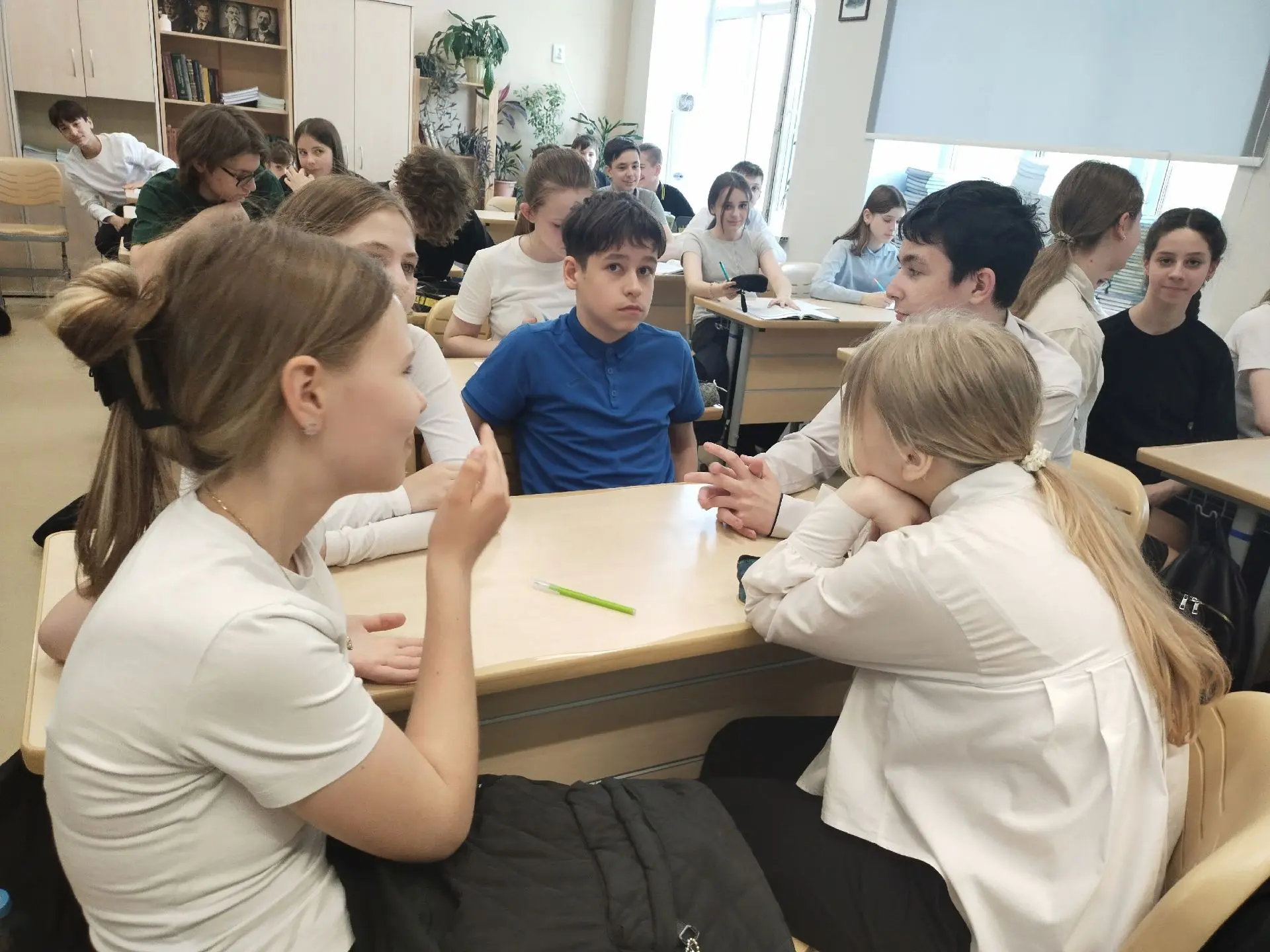 Продолжаются мероприятия, посвященные  Дню славянской письменности и культуры.   Между 7 классами со