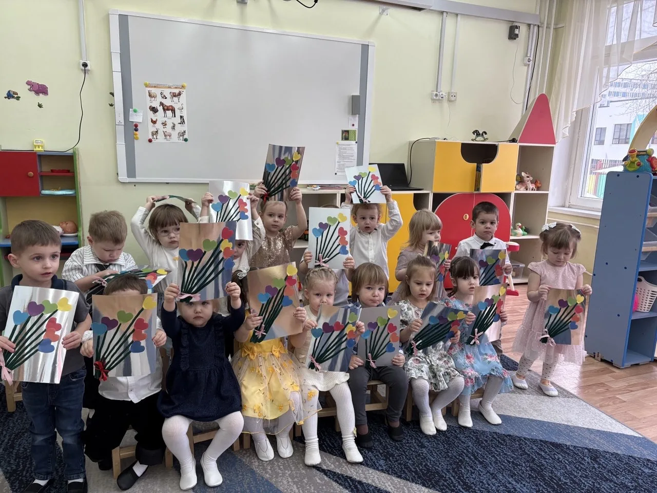 🎉 Ребята из садиков тоже поздравляют всех с прекрасным днём 8 марта!!! 🌸  #ДОНМ #ШколыКолледжиМосквы