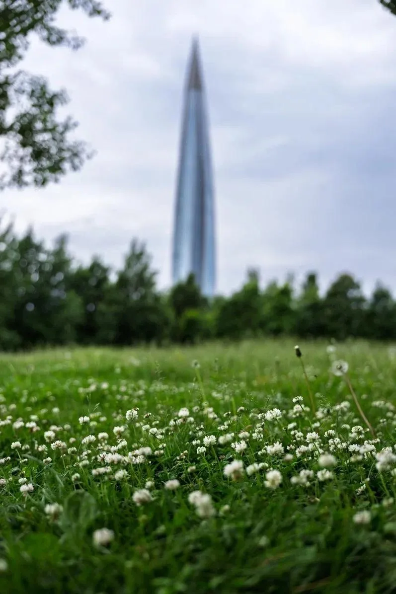 Цвета Лахта Центра: белый
