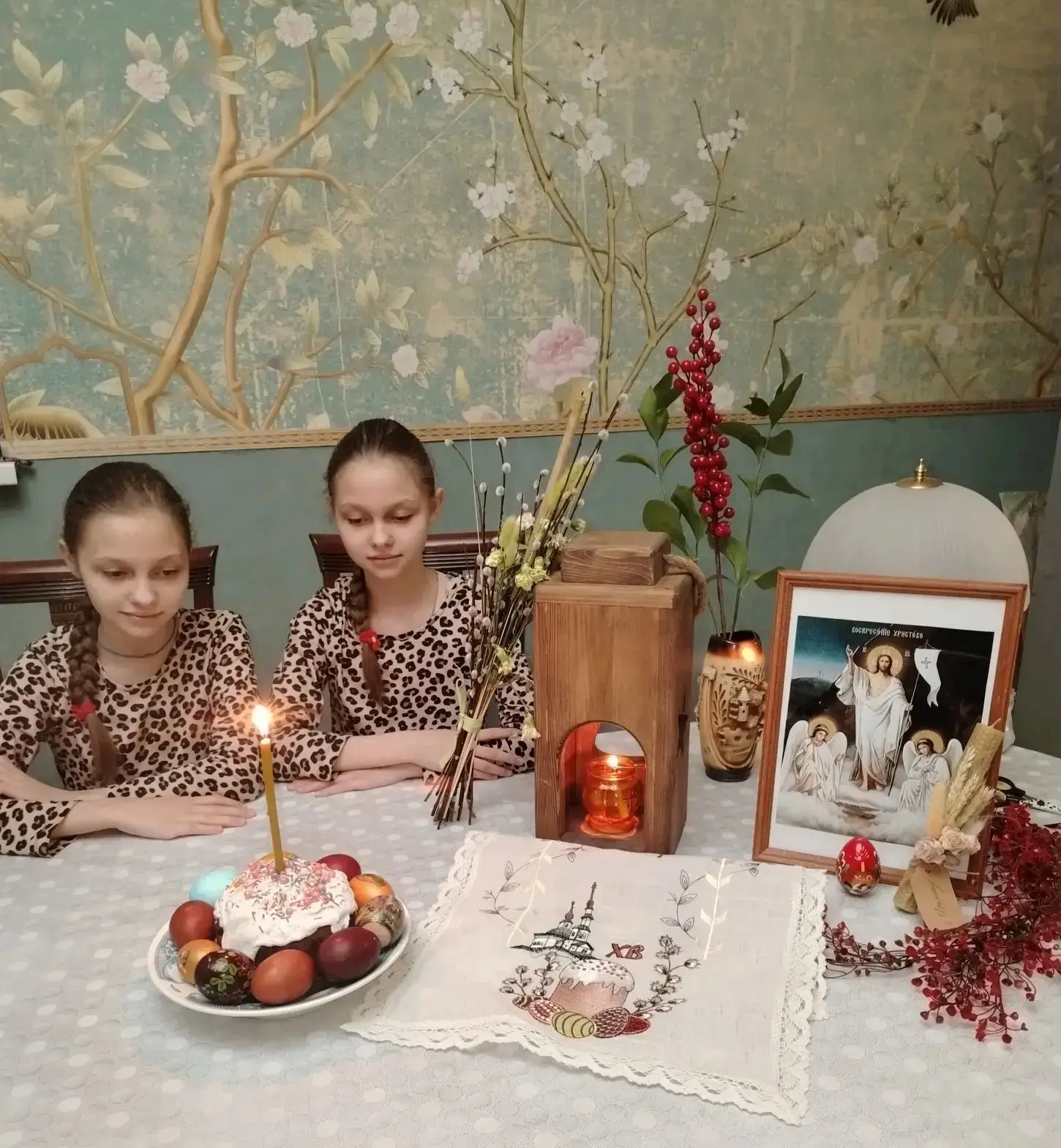 В рамках ОДНКНР, дополнительных общеразвивающих программ "Театральные ступеньки", "Соло...