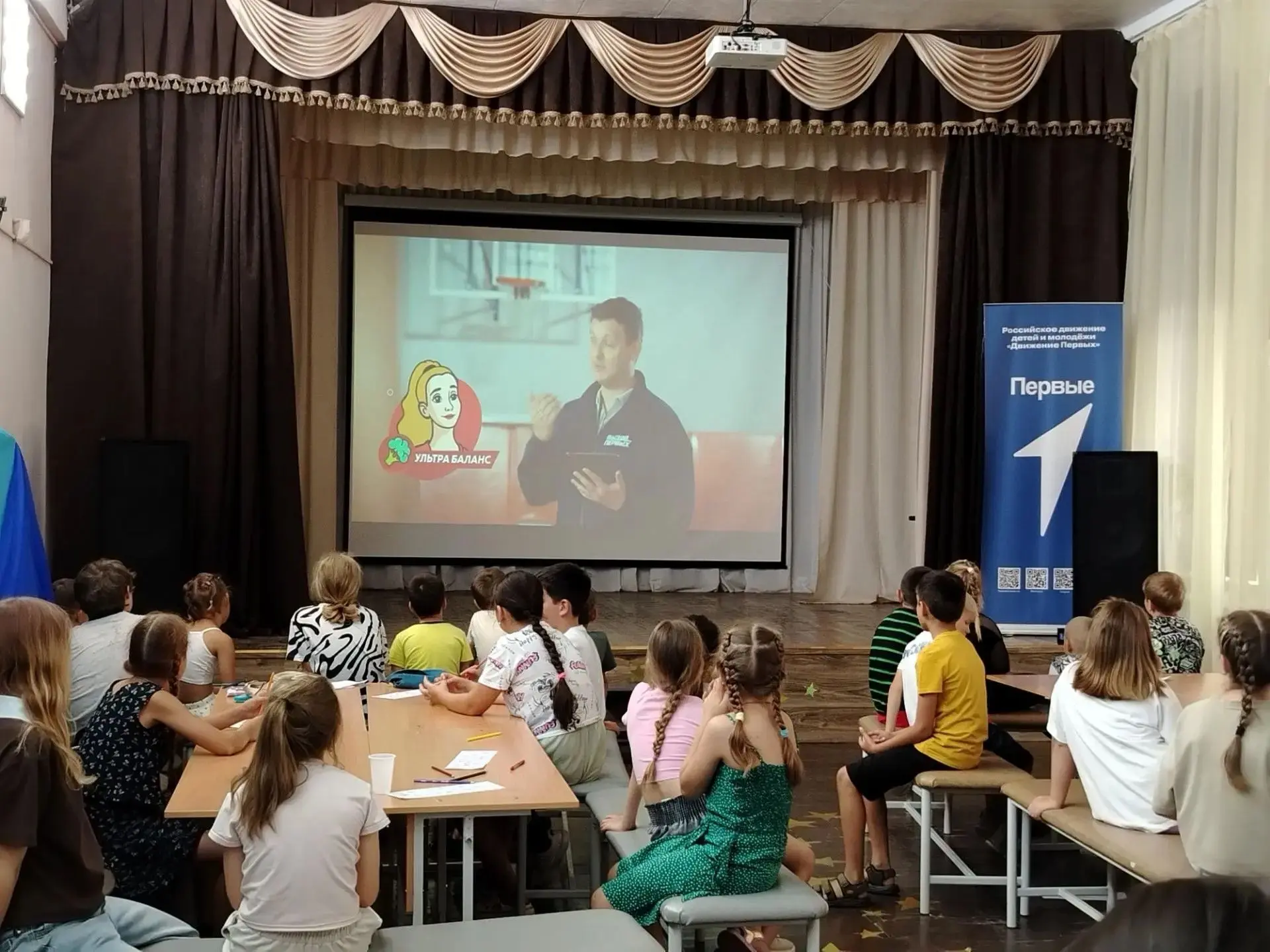 В летнем лагере "Фантазеры" прошли мероприятия, посвященные здоровому образу жизни: бодрая зарядка н