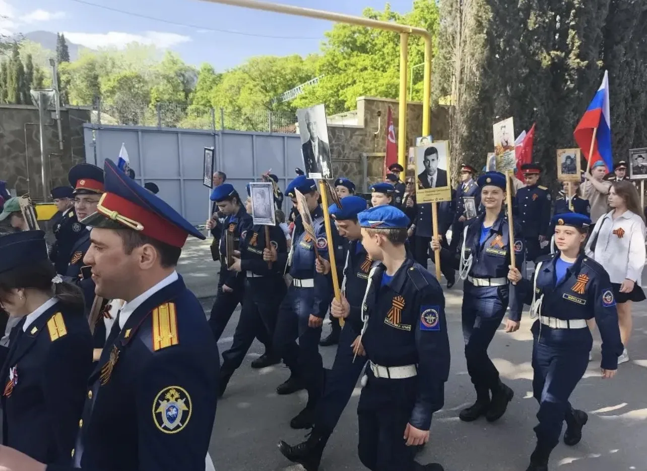 9 мая курсанты ВПК "Родная гавань" (руководитель Варавва С.В) МБОУ «Школа-лицей» №3 им.А.С.Макаренко