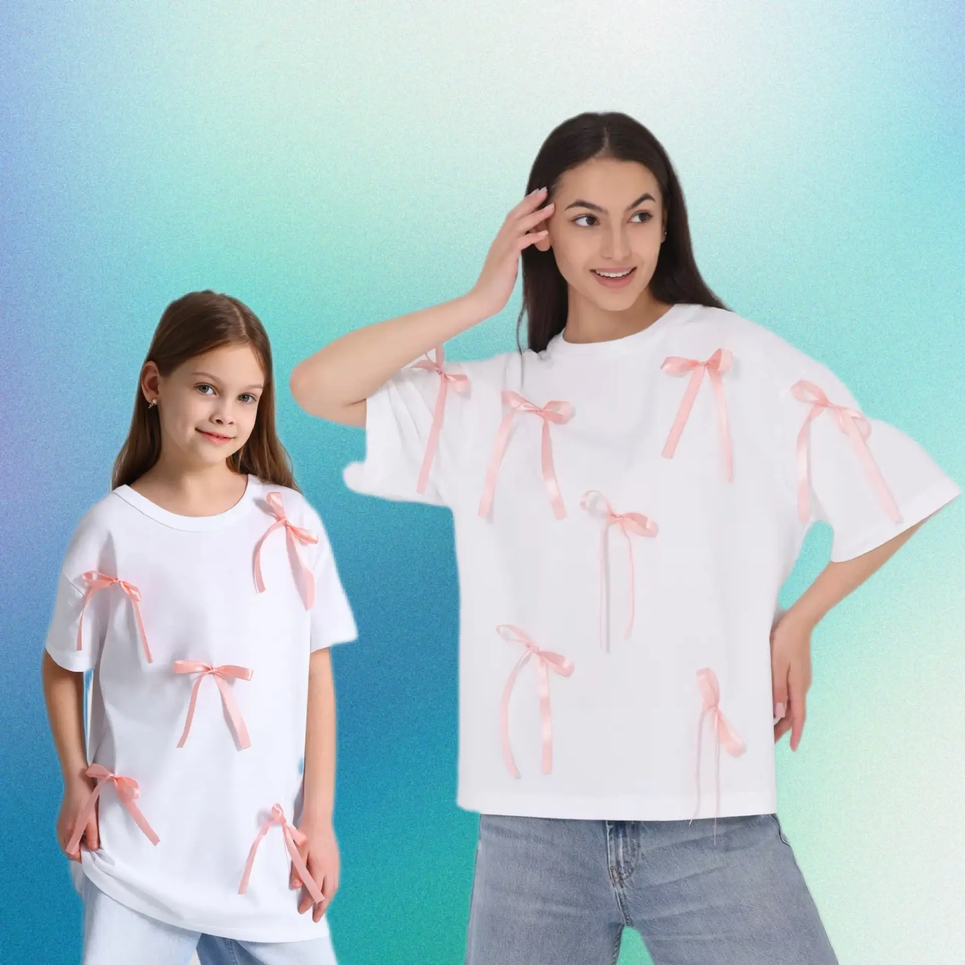 Family look для дочки и мамы

В этом сезоне бантики — главный тренд. А в парных образах они выглядят