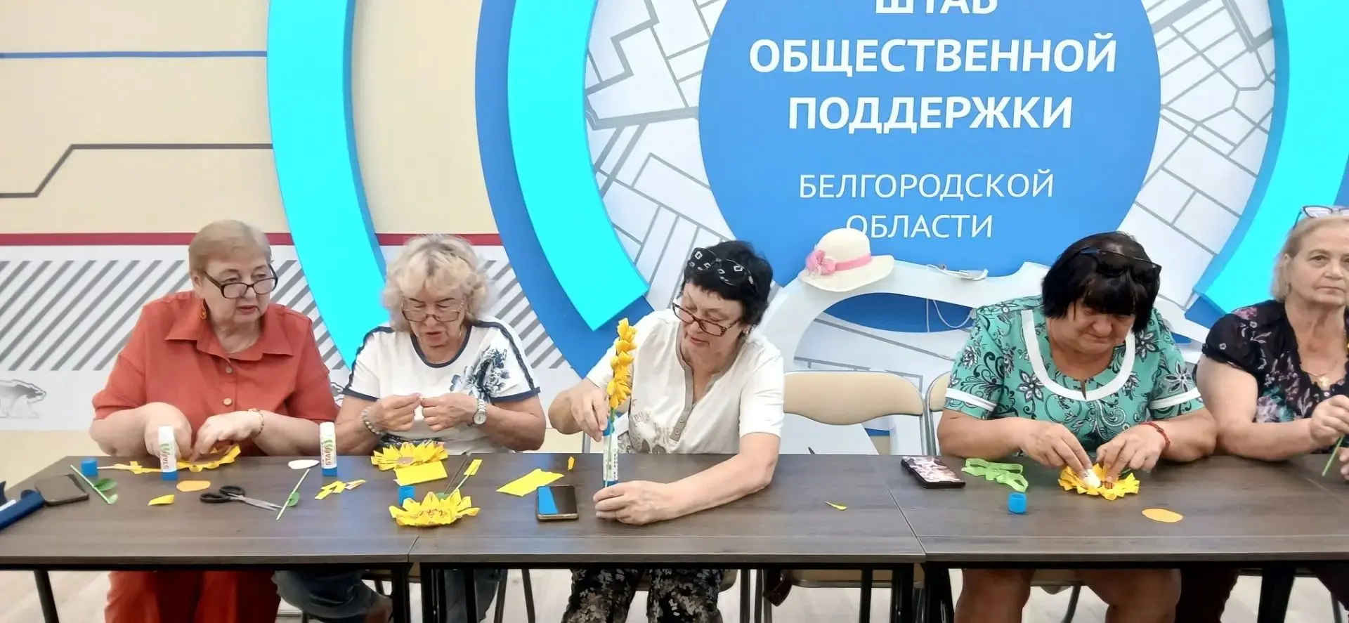 «Солнечный цветок-подсолнух»: серебряные волонтёры Белгородчины раскрыли творческий пот...