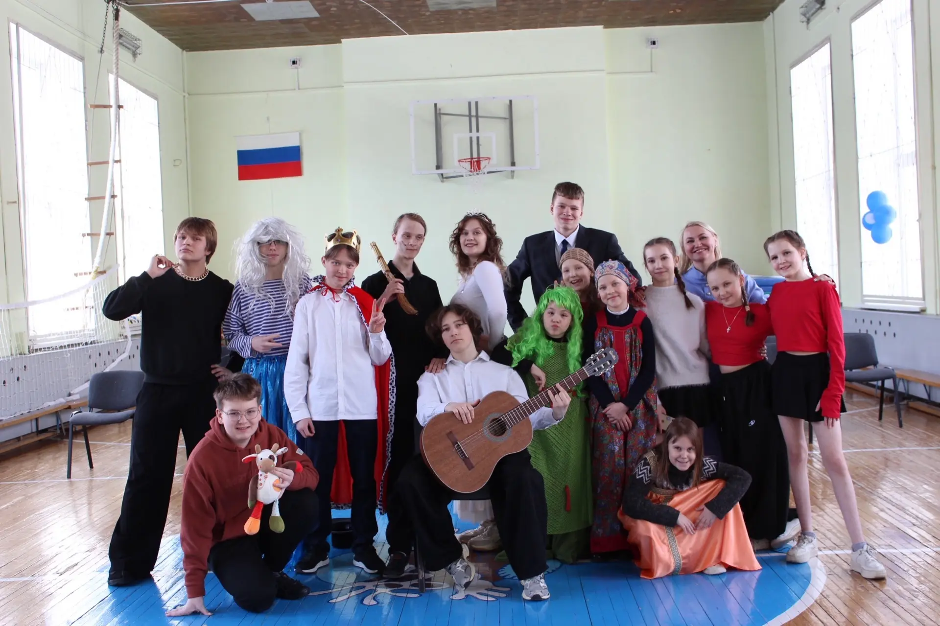 💐 06.03.2026 Активисты МАОУ «СОШ № 116» г. Перми очень творчески поздравили учителей с 8 Марта.  🎶Ре