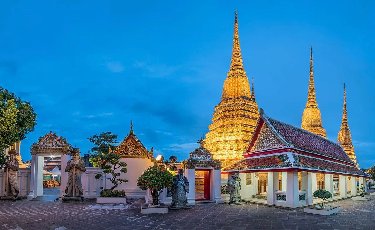 Храм Wat Pho в Бангкоке, Таиланд 🇹🇭  🔹 Wat Pho - один из старейших храмов Бангкока, построенный еще 