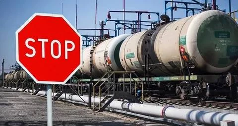 Киргизия ввела полный запрет на вывоз топлива из страны, одновременно упростив его импорт