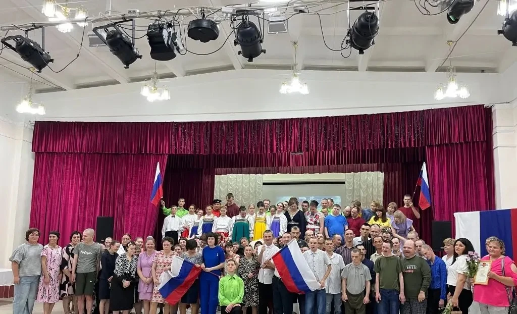 Служить людям — служить России

🌸 В нашем доме социального обслуживания состоялся праздничный конце
