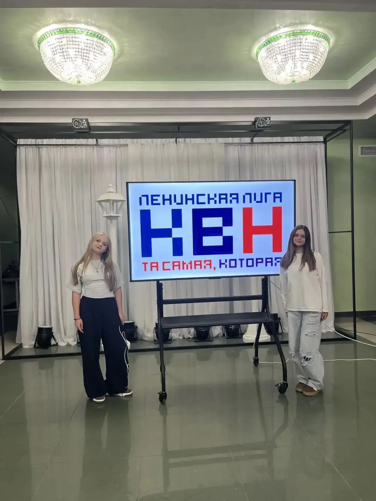 29 июня в стенах МАУК «ДКиИ» состоялось знаменательное событие – встреча команд КВН «Вне игры»
Среди