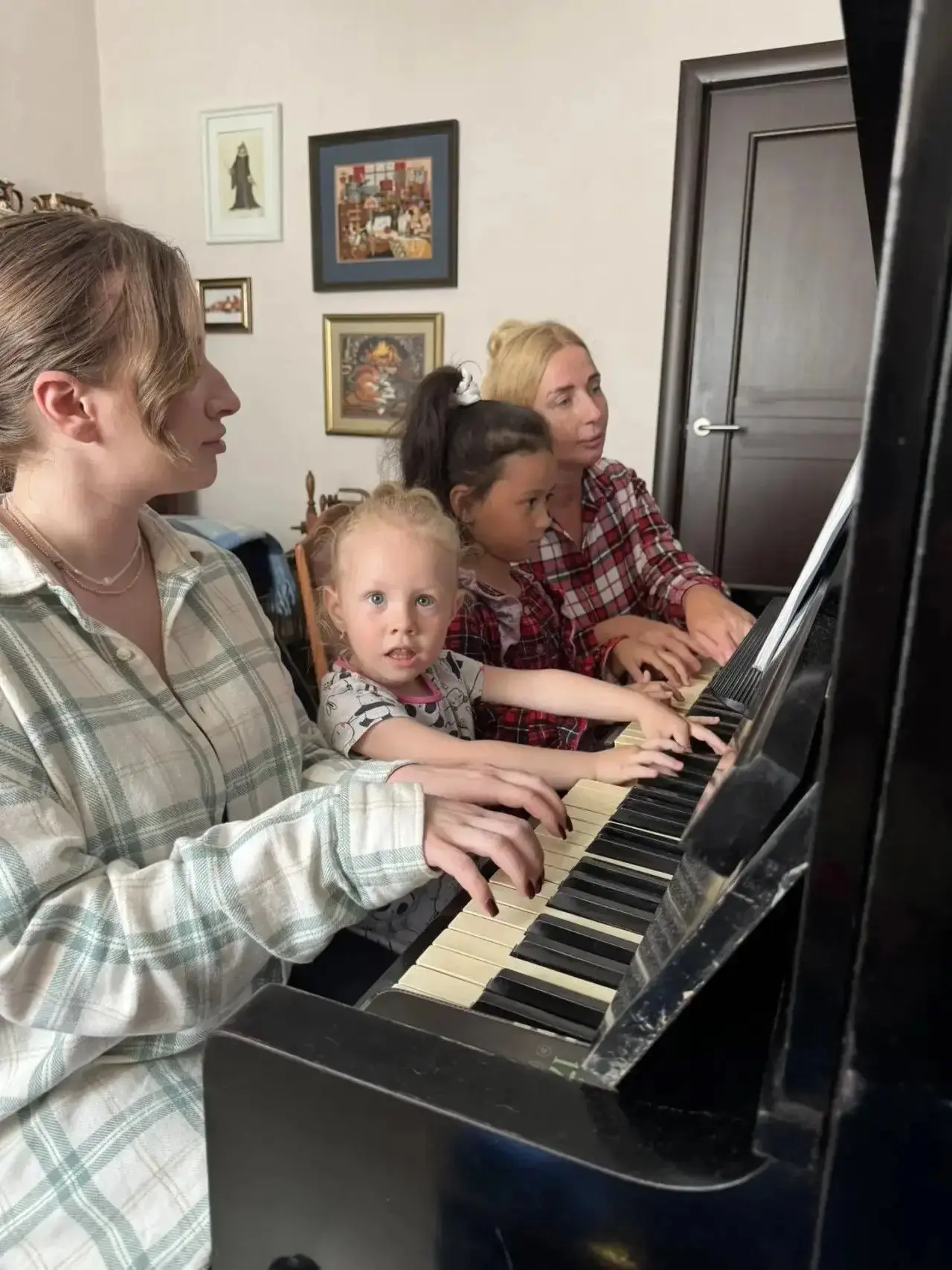 Семейный флешмоб продолжается! С огромным удовольствием представляем вам творческую и яркую семью Иб