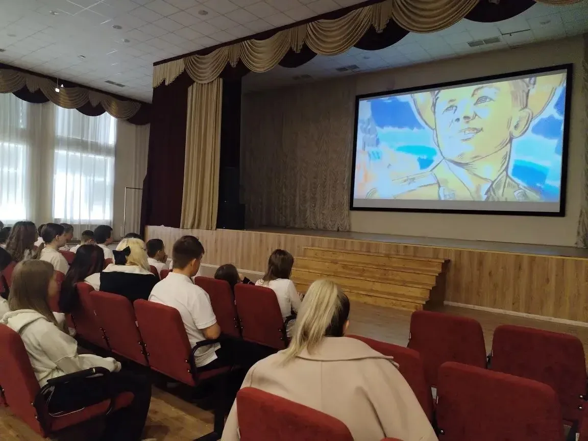 🚀✨ Семиклассники отправились в космическое путешествие!  На этой неделе ученики 7-х классов посмотре