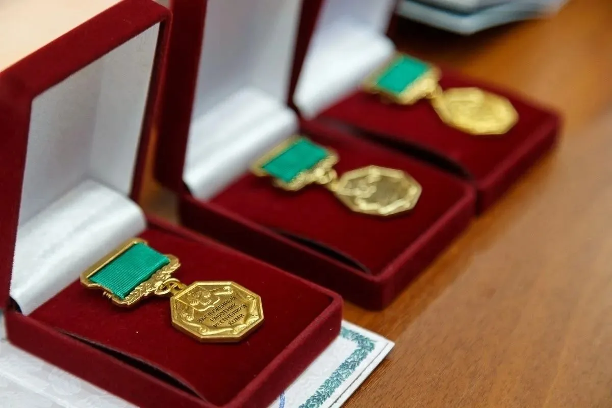 Жители Коми удостоены государственных наград 🎖   Ростислав Гольдштейн подписал Указ о награждении жи