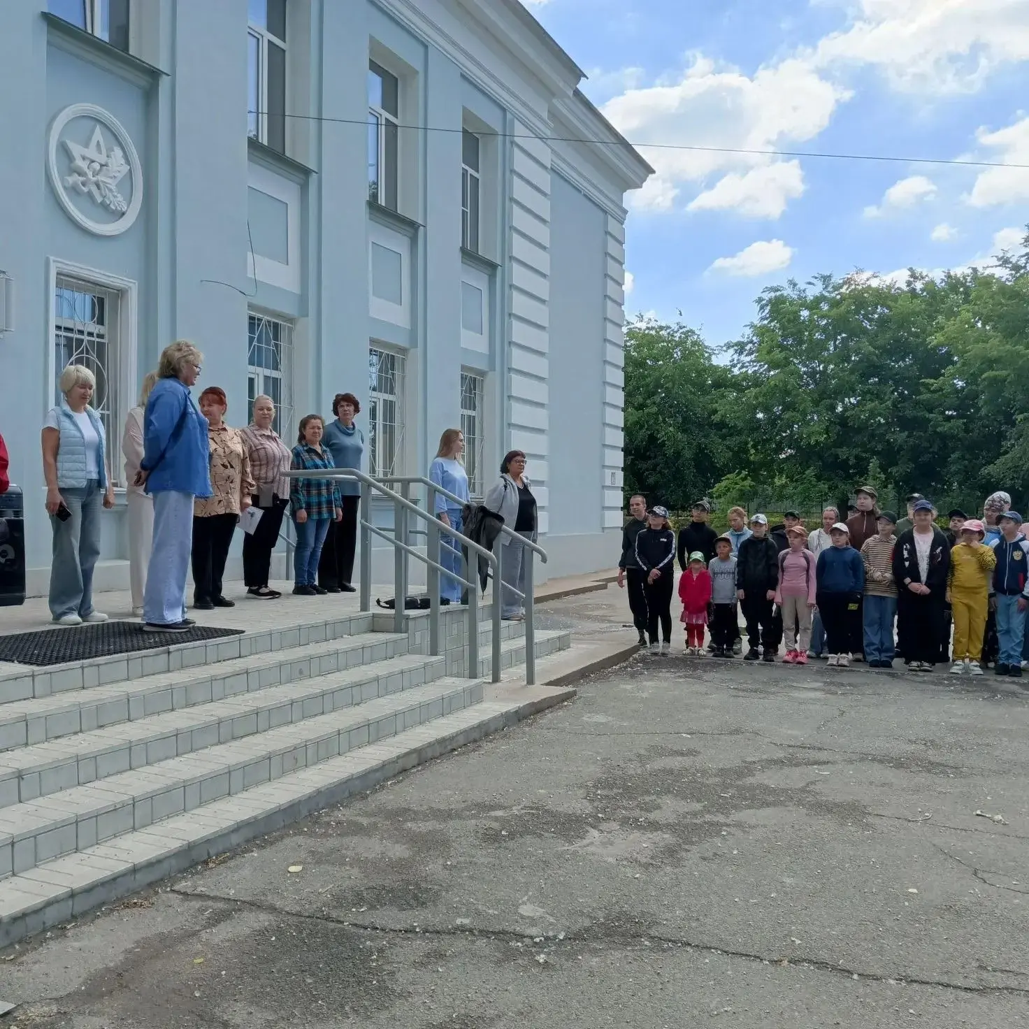 1 июня открылся летний городской оздоровительный лагерь при школе. В течение всей смены...