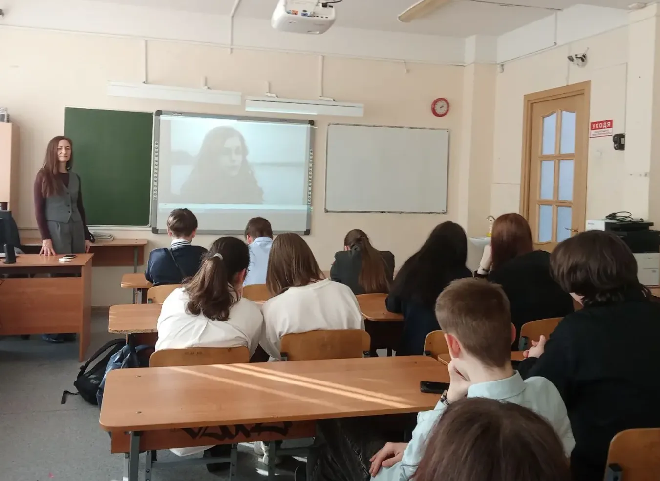 Вчера, 12 марта, в 7Б и 8Б классах в рамках месячника медиации прошли встречи с социальным педагогом