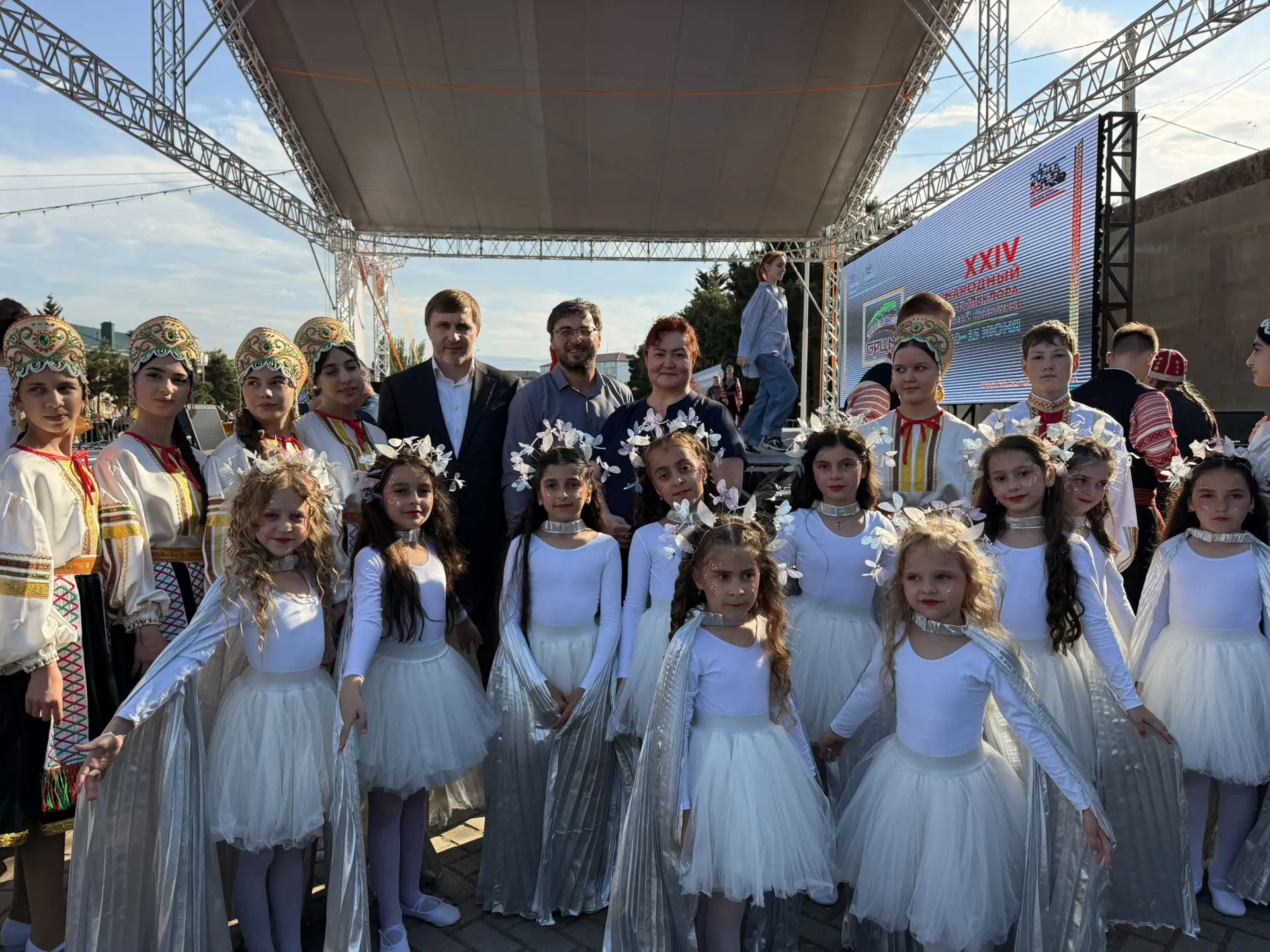 ✨Сегодня в Каспийске, на площади имени Ленина, царила атмосфера праздника и единения ку...