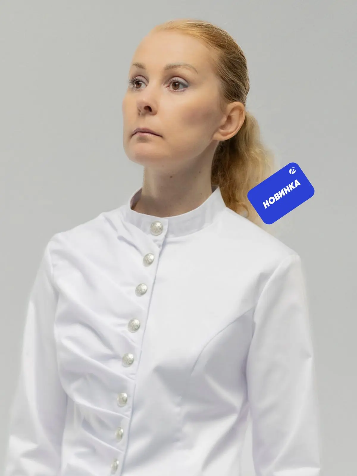 Женский приталенный китель с драпировкой