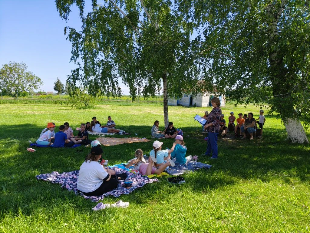 "По дорогам сказок" - интеллектуальная игра ко Дню рождения А. С. Пушкина