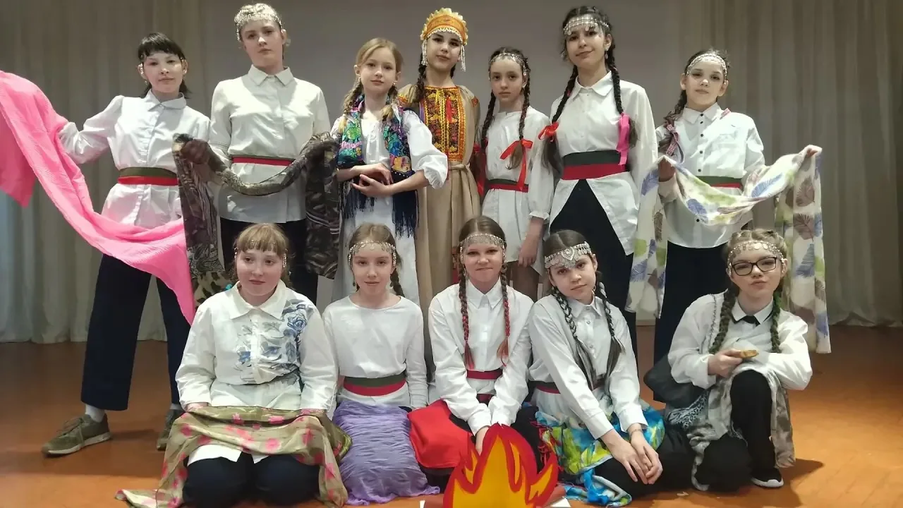 ДРУЖНО — НЕ ТРУДНО!!! 🌍🇷🇺  Прошедшая Семейная суббота в нашей школе превратилась в настоящий калейдо