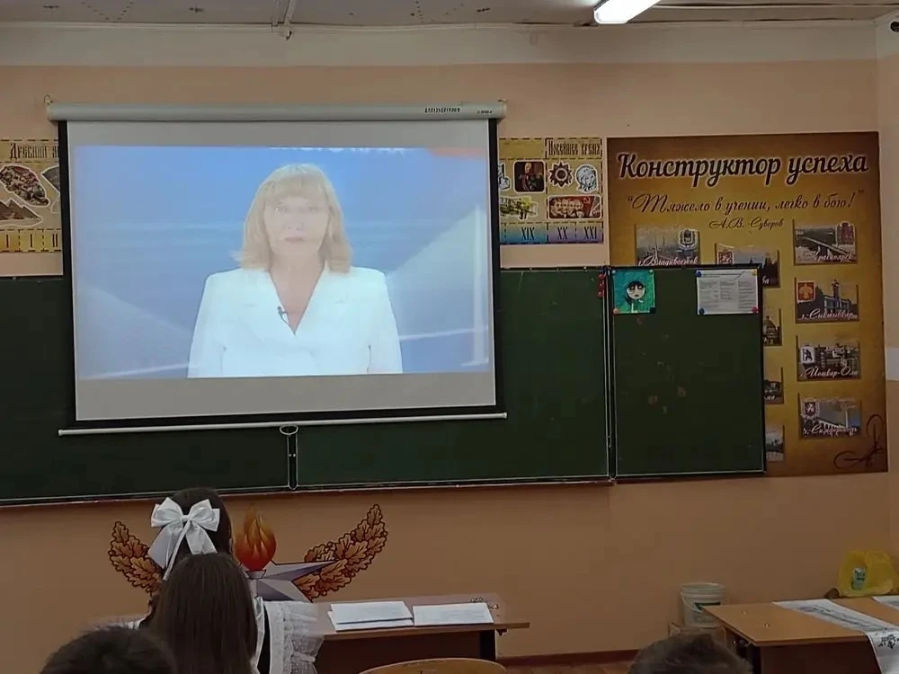 ✨Единый классный час «Навсегда в сердце» прошел 26 мая в 9-11 -х классах. ✨  💫Школьники делились впе