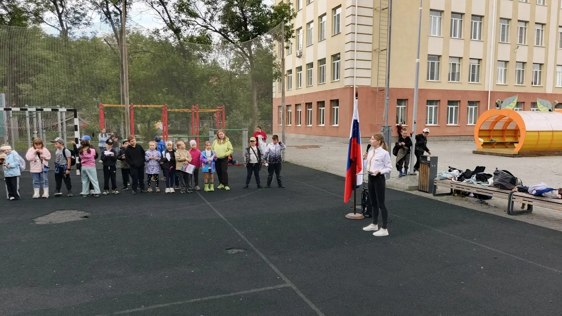 ГОРЖУСЬ РОДИНОЙ 🇷🇺

В преддверии Дня России в нашем городском лагере состоялось яркое и познавател