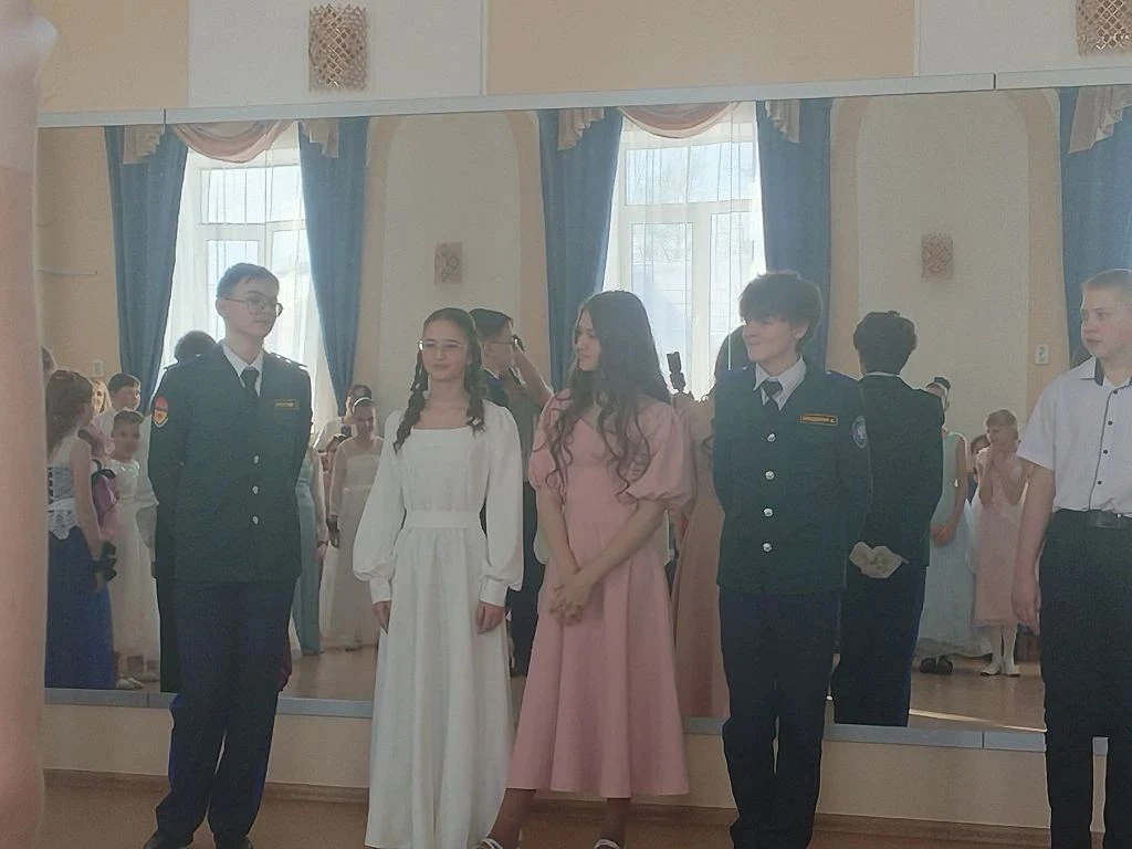 🎭 Казаки инженерного губернаторского класса на Сретенском балу!   Великолепное событие состоялось в 