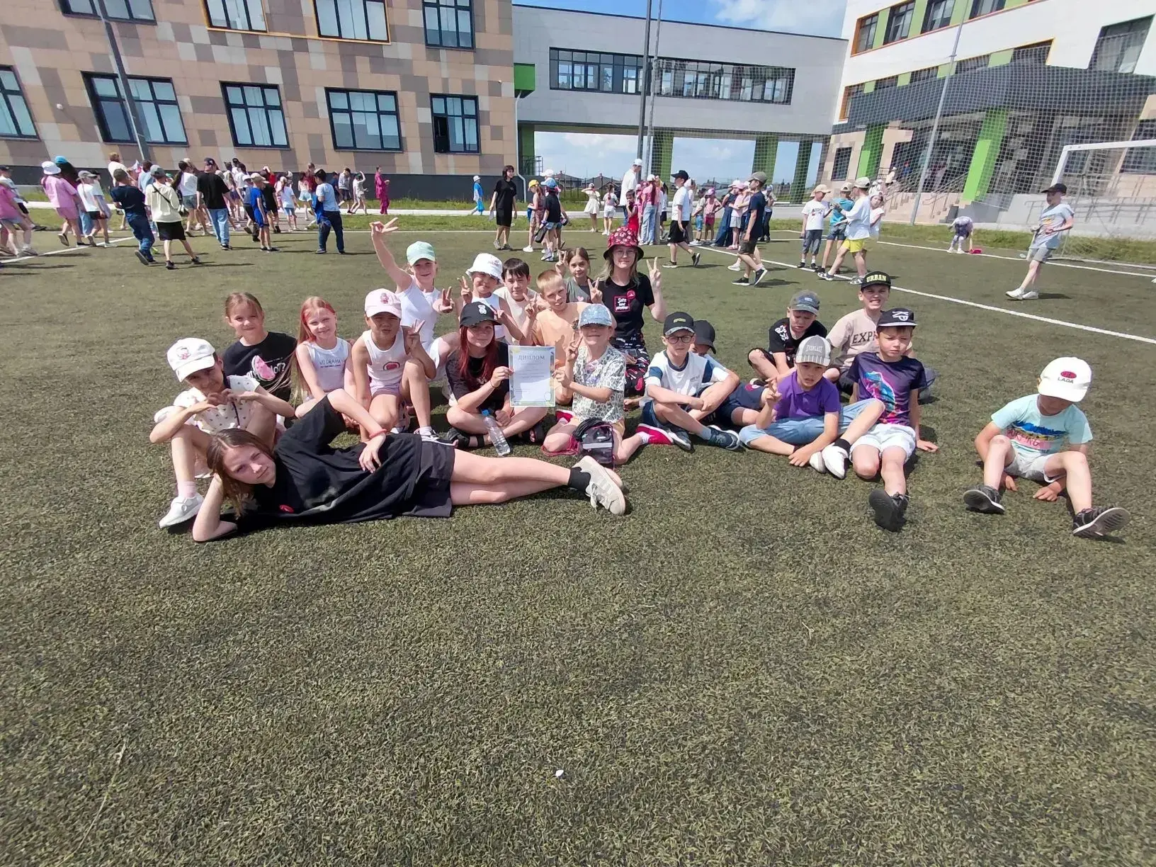 9⃣ день в отрядах лагеря «Весёлые каникулы» — день ЗОЖ! 🏈⛳😉

На свежем воздухе ребята:
✅ прошли по