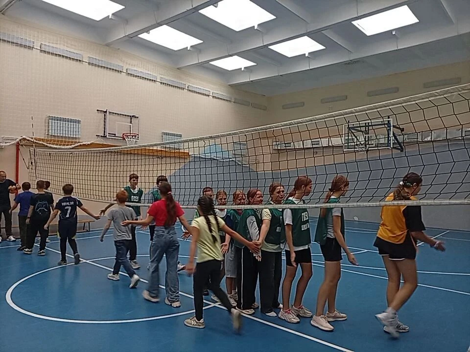 ☀️ Яркий и активный день в нашем летнем лагере!
Сегодня ребят ждали спортивные соревнования, творчес