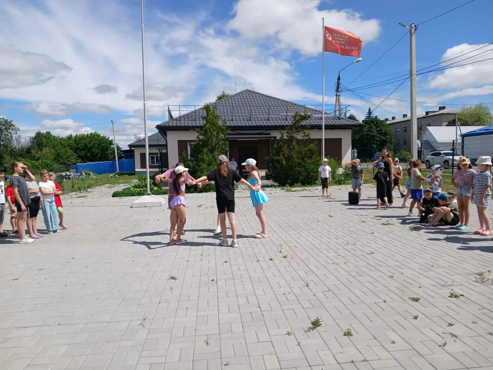 🌞 Летний лагерь, день 2 - вторая смена 
📍Как мы строили наш идеальный мир: от законов лагеря до та
