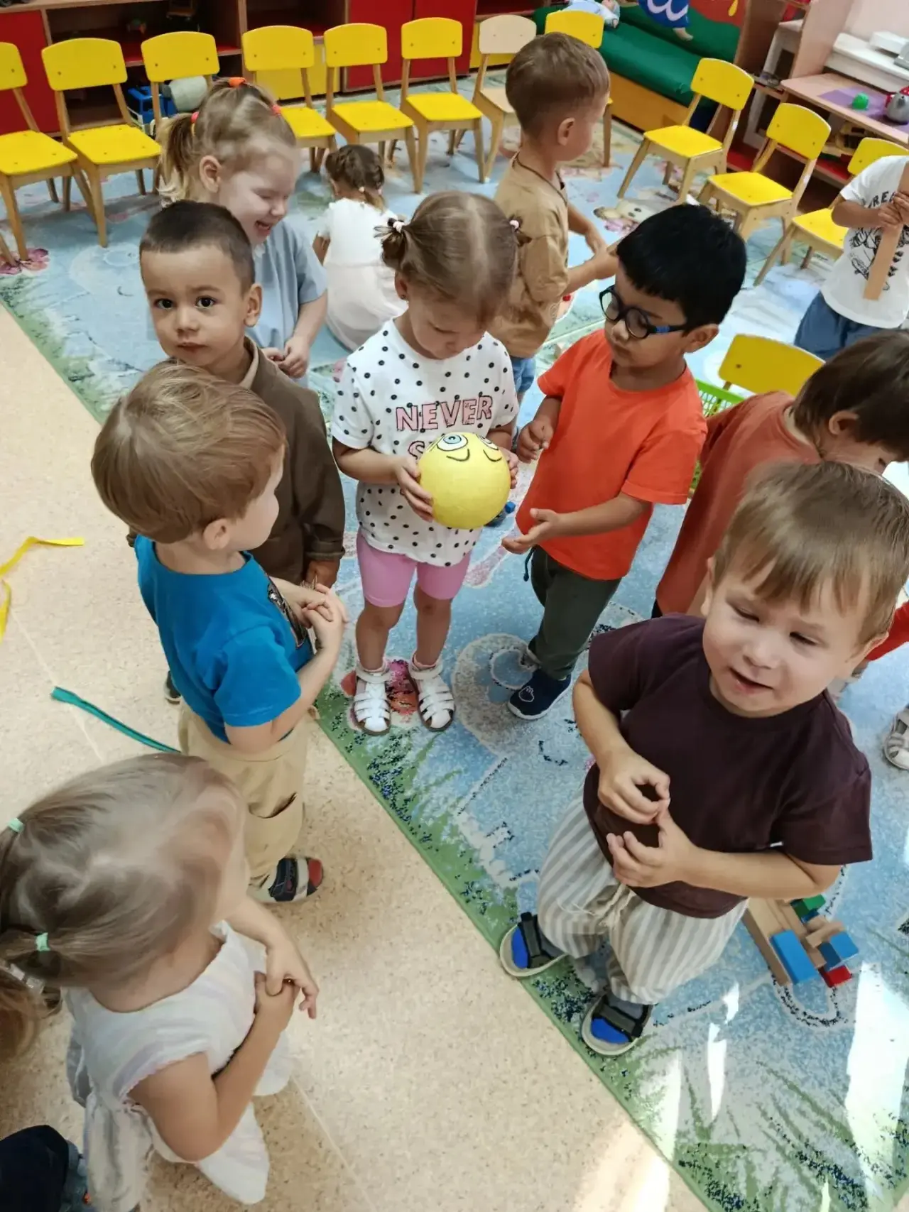Сегодня в нашей  группе "Капельки" прошел необычный "День занимательной математики".  Н...