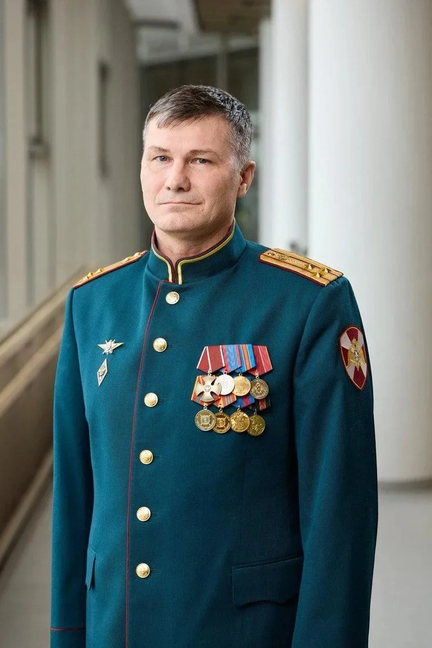 «Время героев» продолжается: кавалер ордена Мужества Денис Степанов назначен в АСИ

Выпускник презид