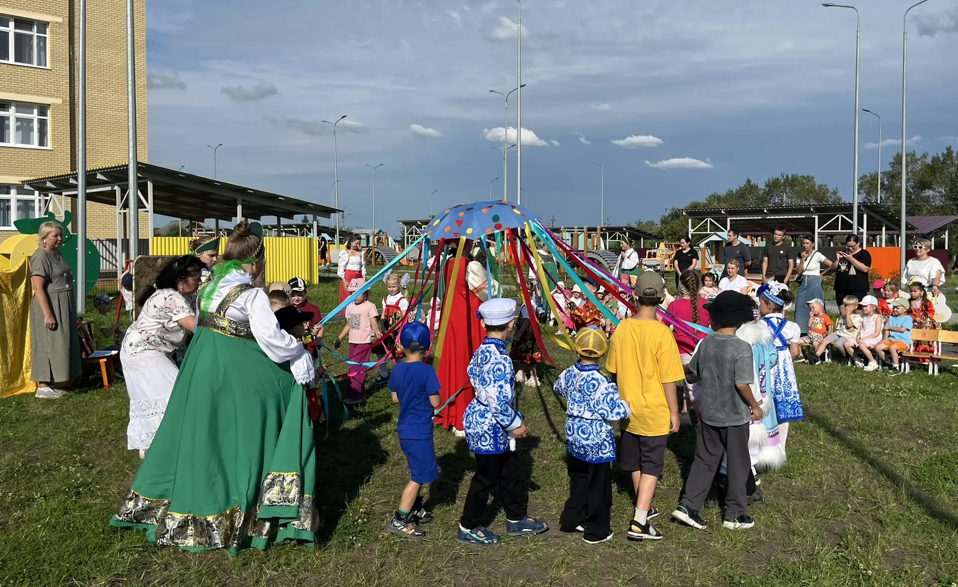 Август — время щедрое на праздники! Вдохновляясь традиционной Ирбитской ярмаркой, мы ус...