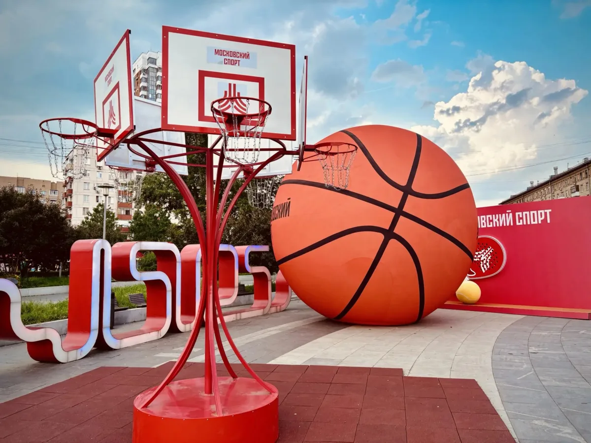 В последнюю субботу весны столица традиционно превращается в единое спортивное простран...