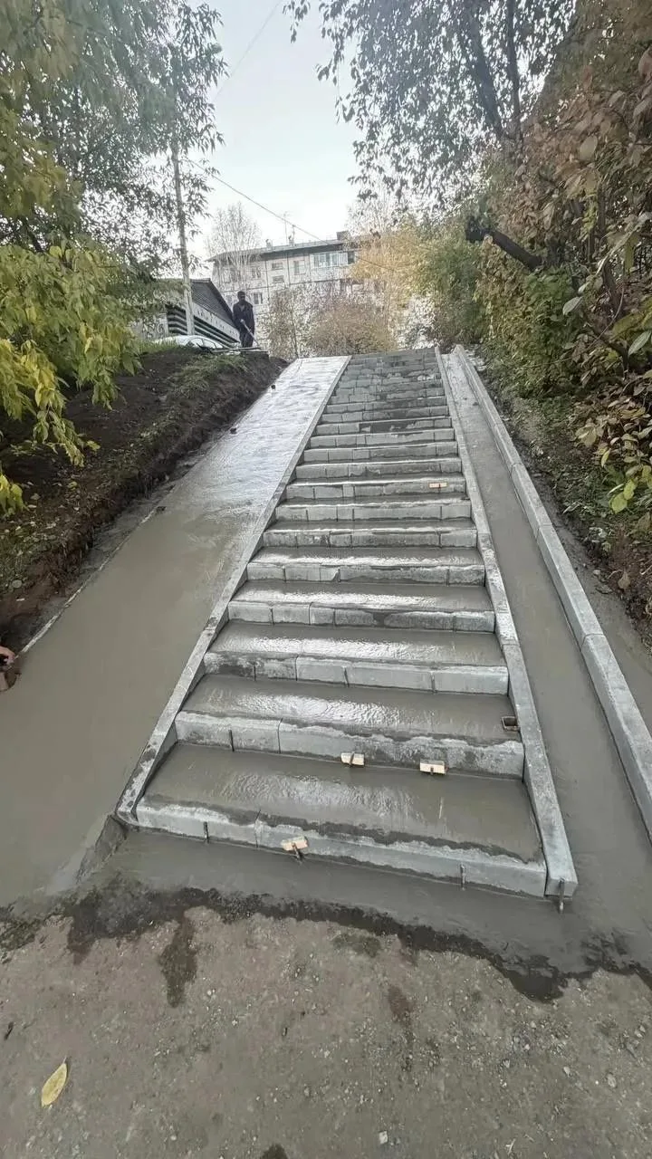 ✅ 11 лестниц отремонтировали в микрорайоне Первомайском.