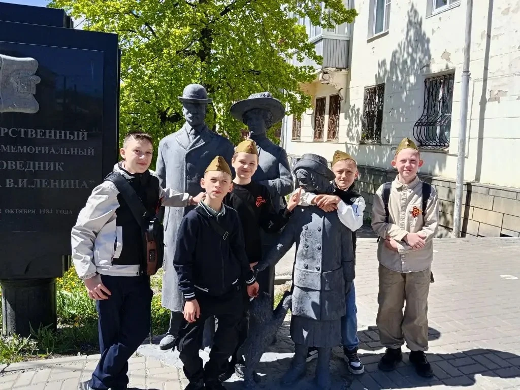 Участие Тимуровцев 5В и 6Б классов в игре «Тропа Генерала»,организованной ЦРТДиЮ им. А.Матросова.   