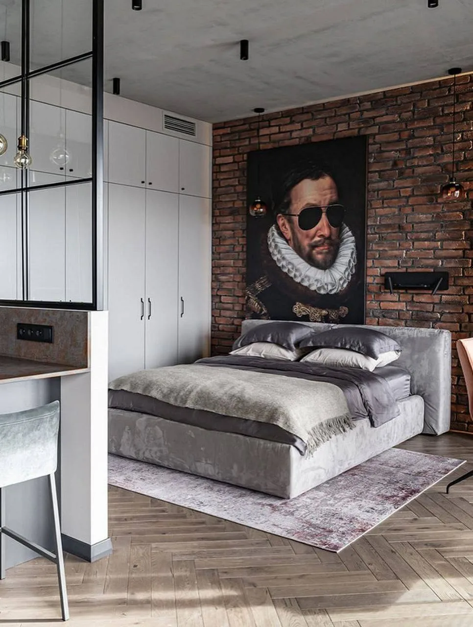 Обзор необычной квартиры 🏠

📝 Метраж: 50 кв. м.

Холостяцкая квартира в стиле лофт с элементами кл