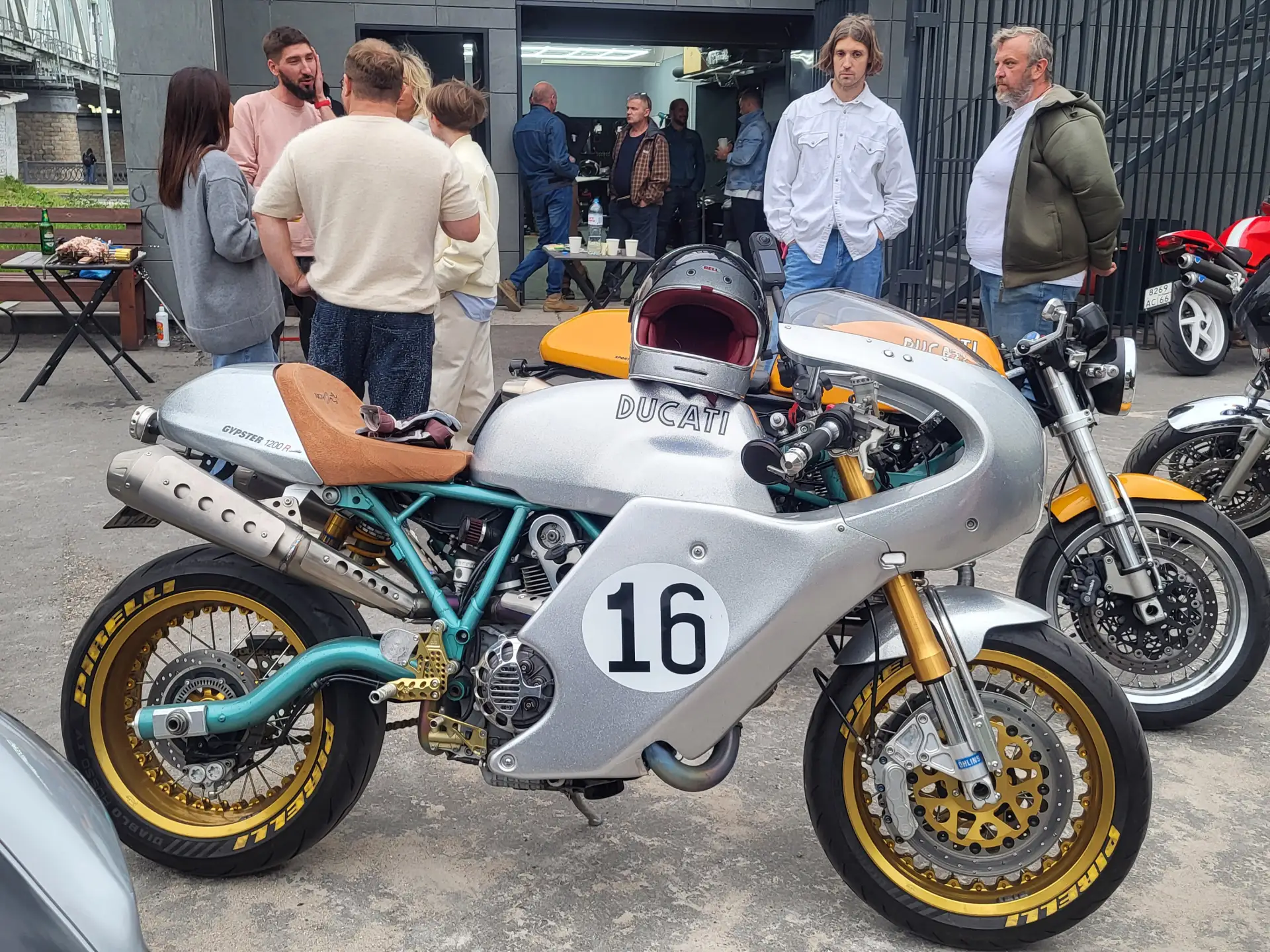 Побывал на 16-летии Ducati Club Russia в Nero Moto. Послушал грохот в разных тональност...