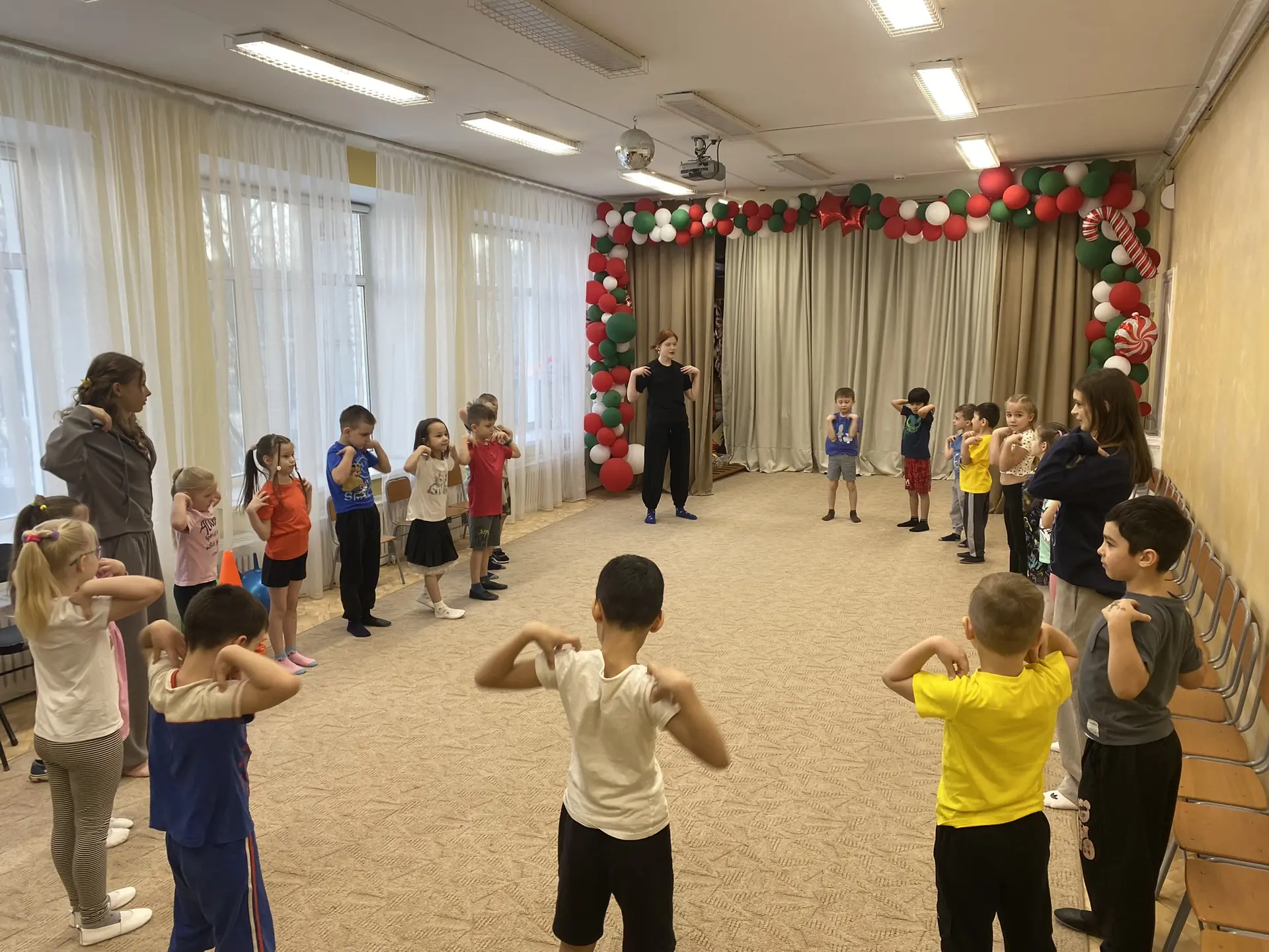 Учащихся педагогического класса 10 класса сегодня снова встречали маленькие воспитанники  МДОУ №3  Н