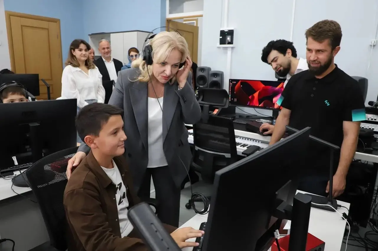 🧑‍💻 В Дербенте открылась вторая в Дагестане Школа креативных индустрий