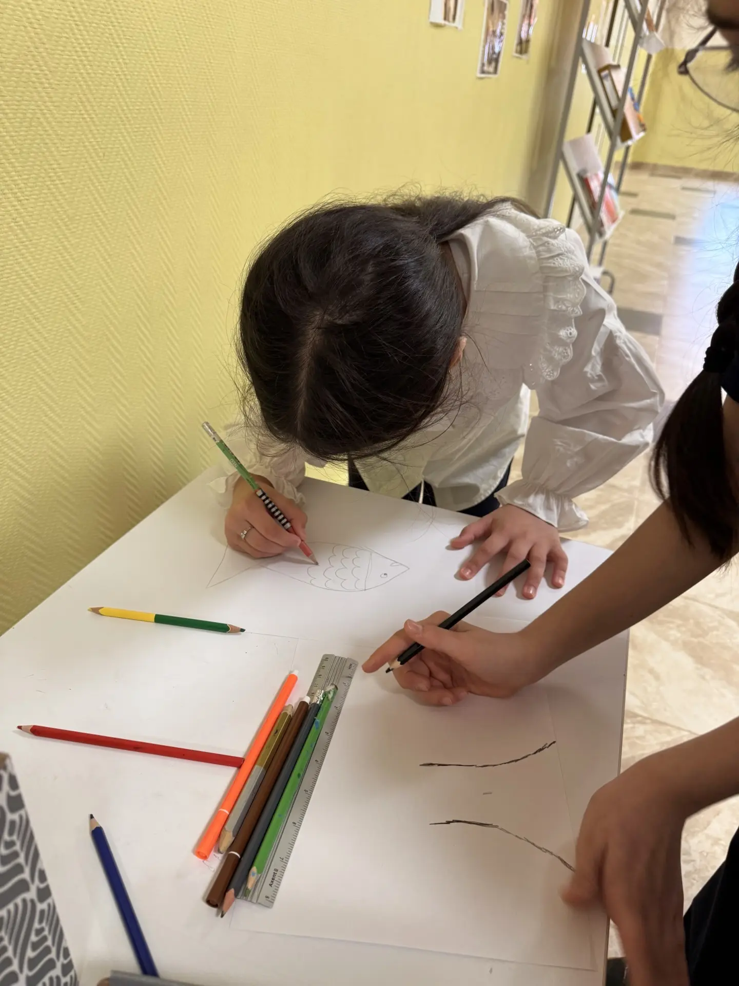🎨 Волшебство на бумаге!  В 3 «А» классе прошел конкурс на лучшую иллюстрацию к любимому произведению