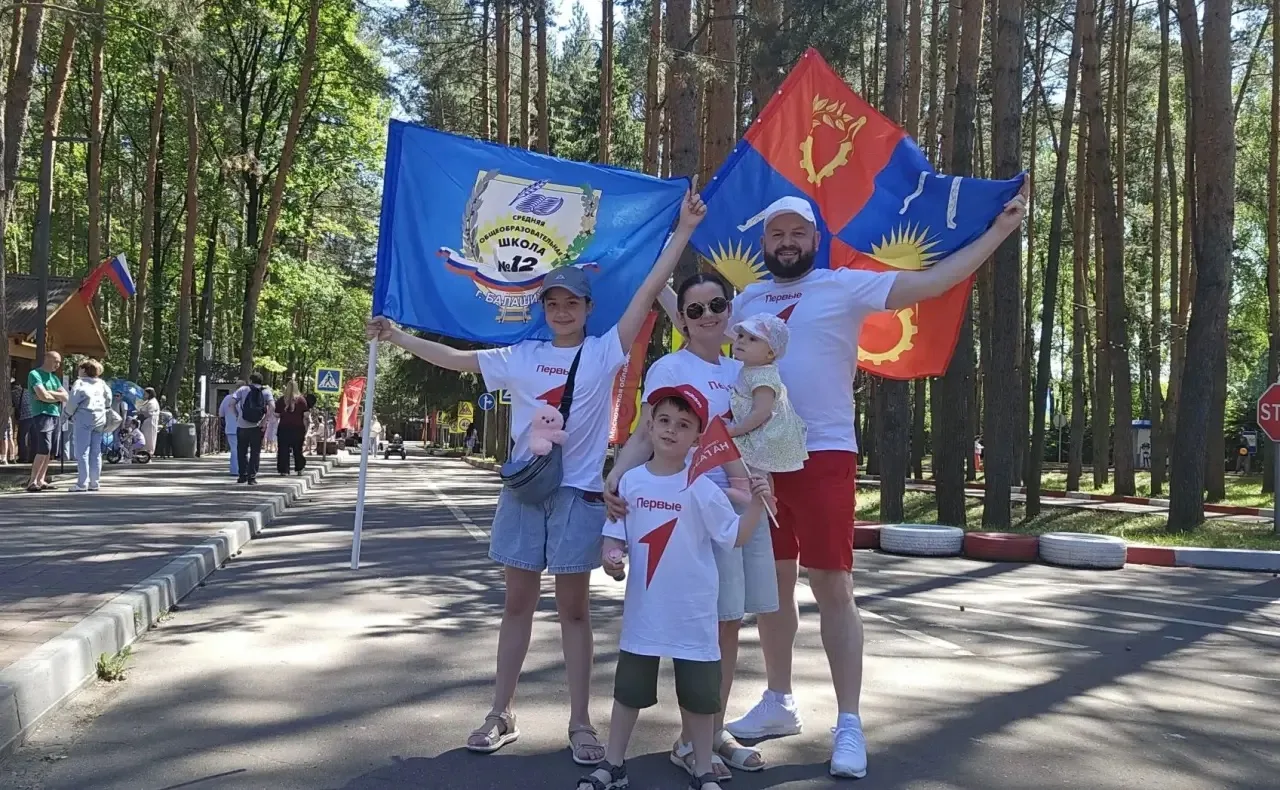 Сегодня в парке «Ёлочки» (г. Домодедово) прошёл семейный фестиваль «На газоне» — тёплый...