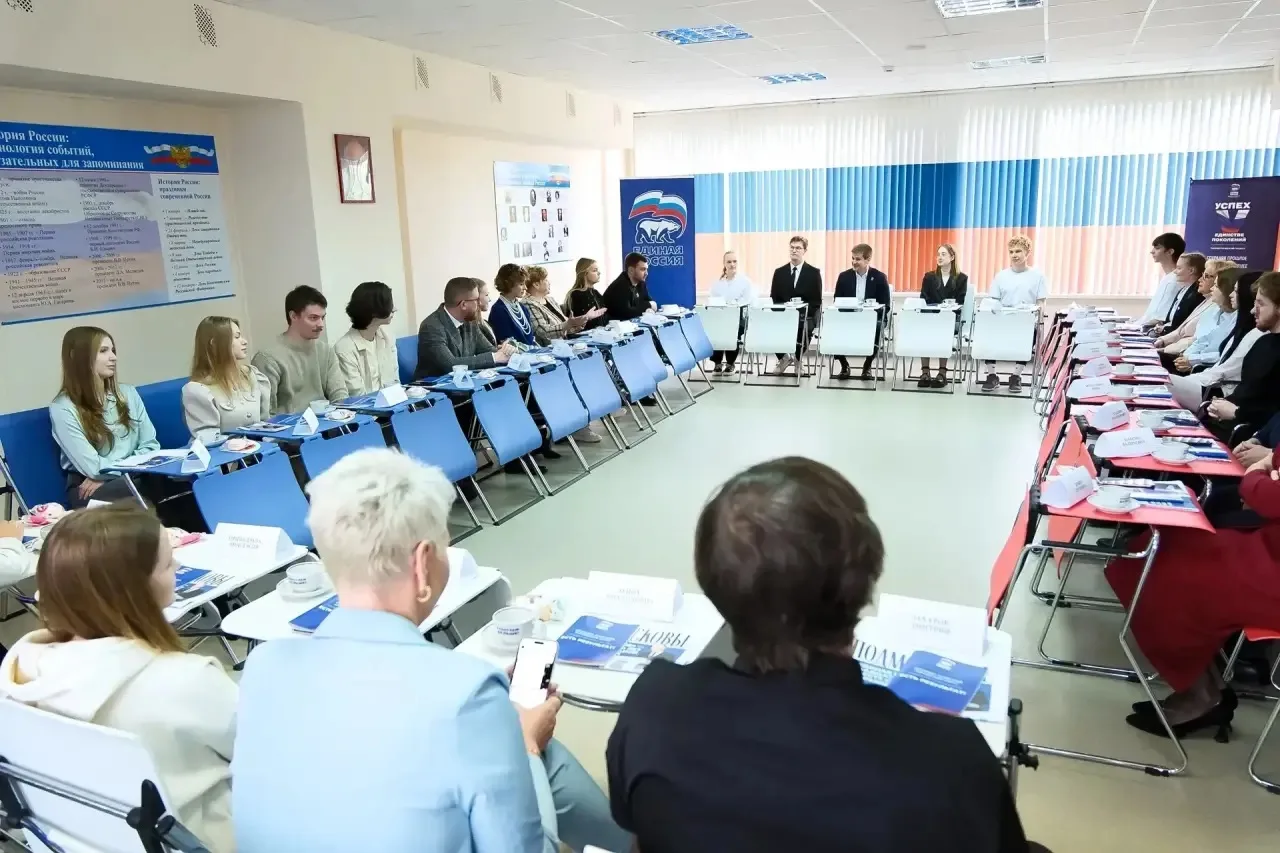 Работа вожатых и образовательная политика страны: депутат Государственной Думы РФ Генна...