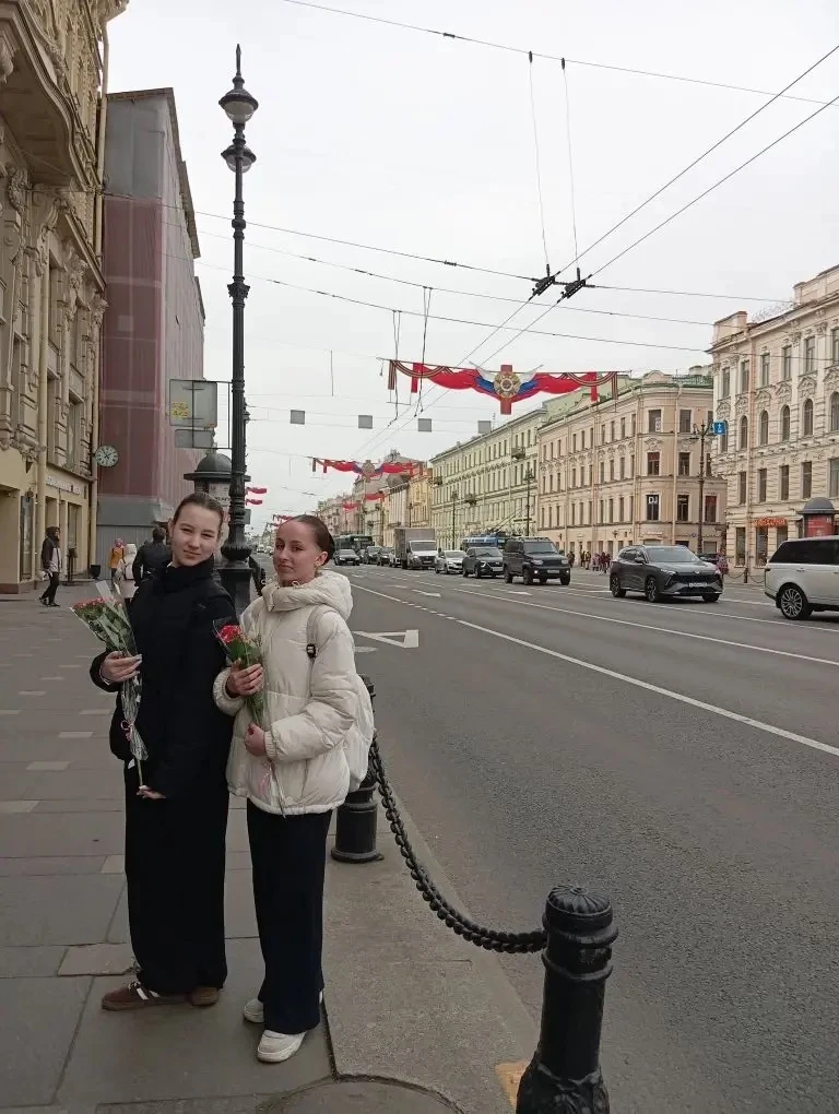 🎵 Музыкальная память войны  🎵Обучащиеся 8 «А» класса,  Жмырова Вероника и Чуякова Эллина, и педагог 