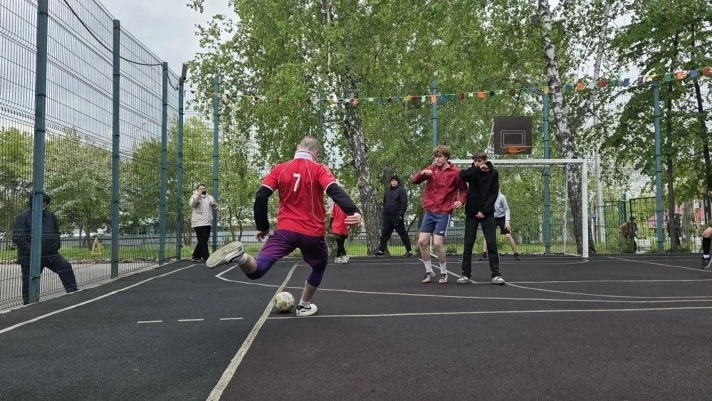 ⚽Школьники Барнаула стали участниками городских соревнований по мини-футболу    В пятницу, 22 мая, в