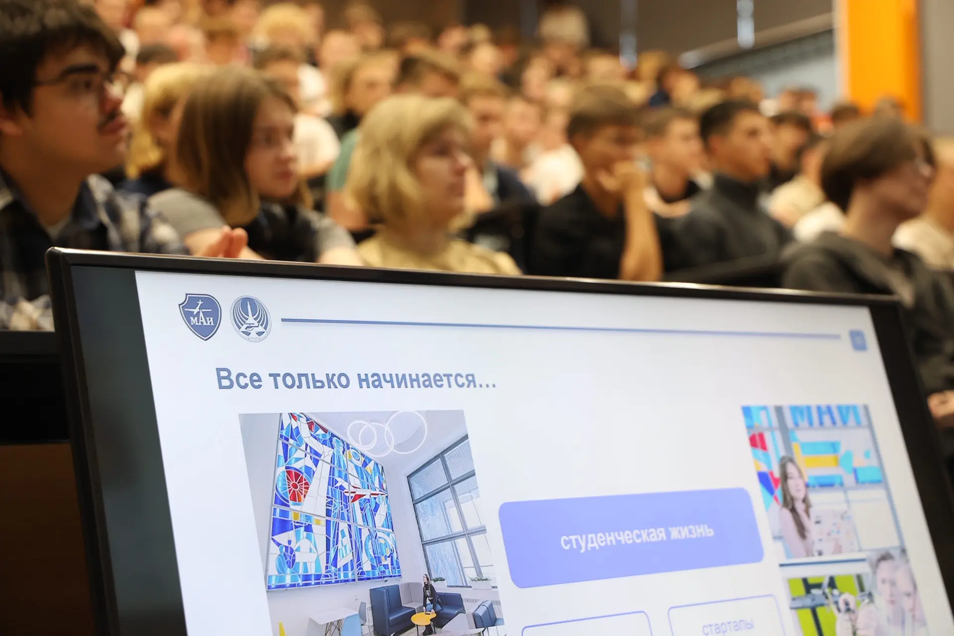 Ажиотаж вокруг концерта Канье Уэста выглядит слабовато, на фоне всех собраний для перво...