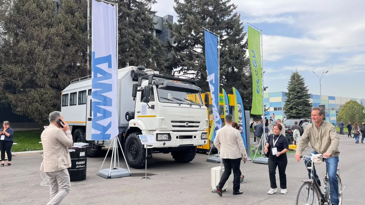 🇰🇿Обновлённый автомобиль КАМАЗ-43118 презентован на 30-й казахстанской международной ...