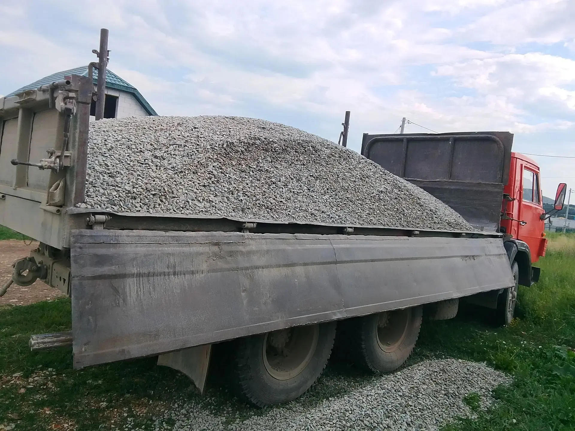 Доставка 🚚 пыль, щебень, перегной. 89371521536
