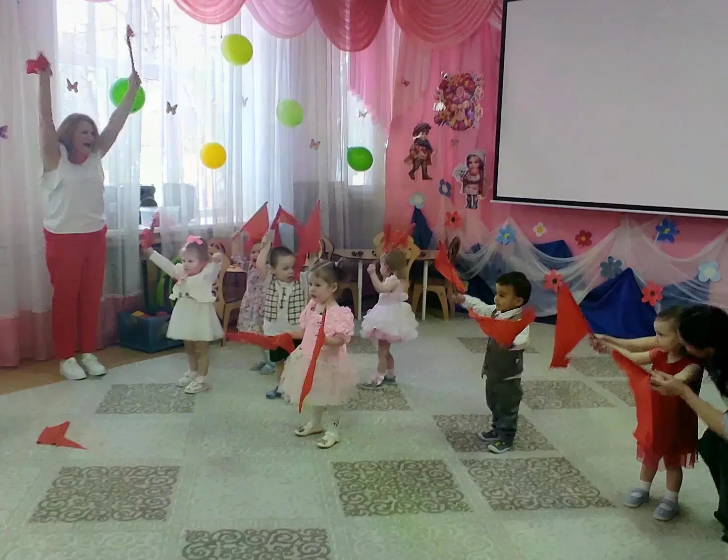 🌸🌸🌸Порадовали своих мам в преддверии праздника  и самые юные воспитанники нашего дет...
